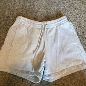 Short aritzia grey sweatshorts TNA brand